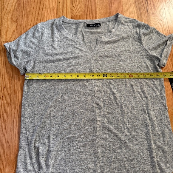 a.n.a Women’s Heather Gray Short Sleeve Shirt - Picture 8 of 8